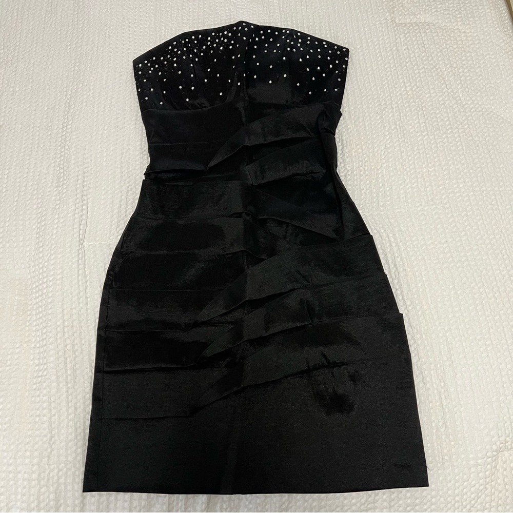 Elegant Black Strapless Dress